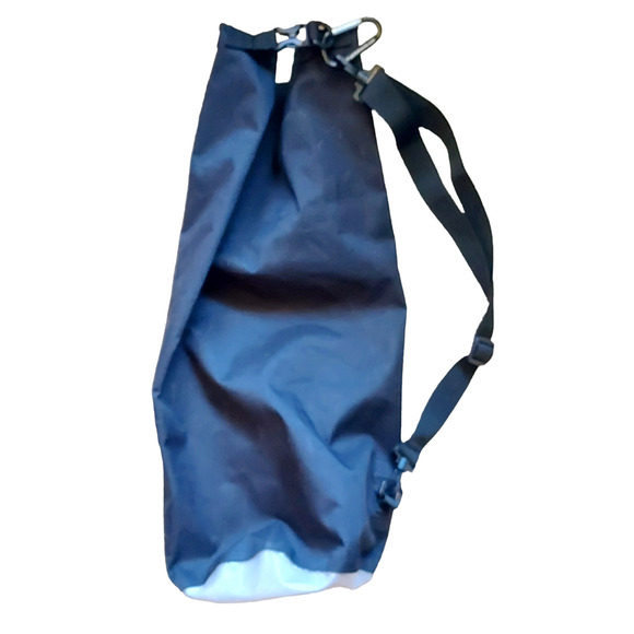 Geckobrands Durable View 20L Dry Bag PVC Polyester Material Shoulder Strap Black - Picture 2 of 6